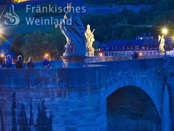 Alte Mainbrücke und Festung Marienberg