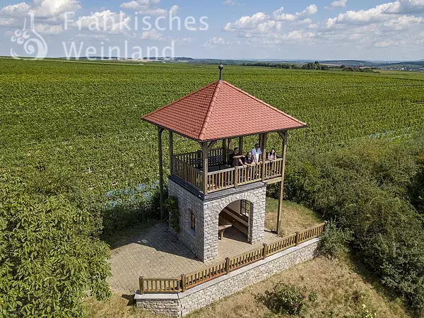 Aussichtsturm in den Weinbergen bei Sommerach