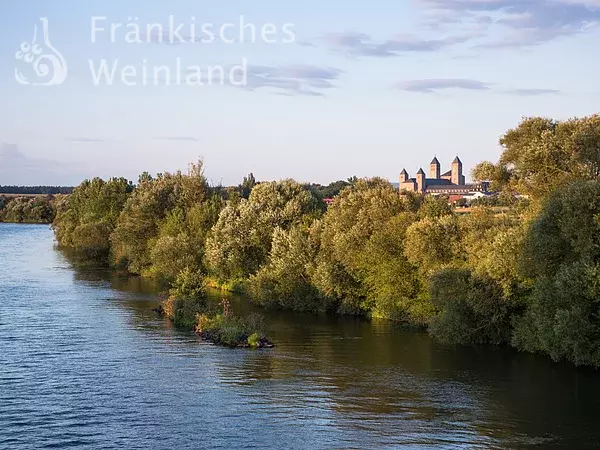 Blick auf Benediktinerabtei Münsterschwarzach